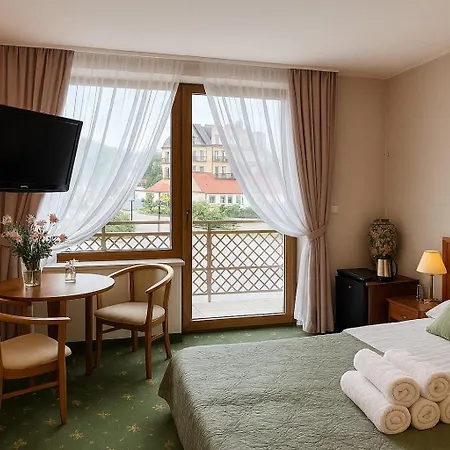 I Chaton Rum i privatbostad Mielno (Koszalin)